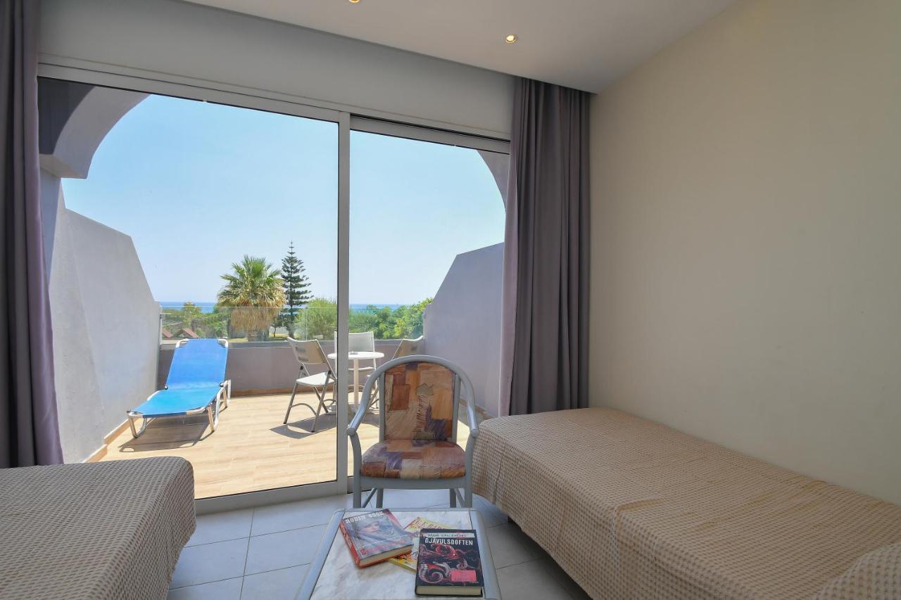 Olympos Beach Hotel 法里拉基 外观 照片
